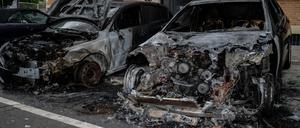 Ausgebrannte Autos stehen an der Guerickestraße in Charlottenburg im Juli 2019 (Symbolbild).