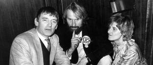 Verschworene Truppe. Grünenpolitiker Otto Schily, Lukas Beckmann und Petra Kelly (v.l.) 1983 in der Bad Godesberger Stadthalle. 