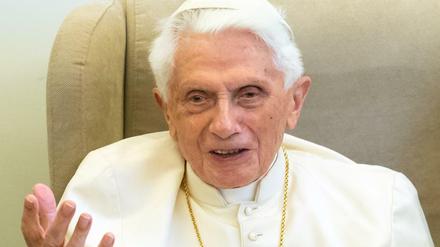 Der emeritierte Papst Benedikt XVI spricht von einem Missverständnis.