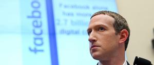 Facebook-Chef Mark Zuckerberg vertraut die halbe Welt bedingungslos ihre Daten an, bei Huawei gibt man sich skeptisch. (Archivfoto)