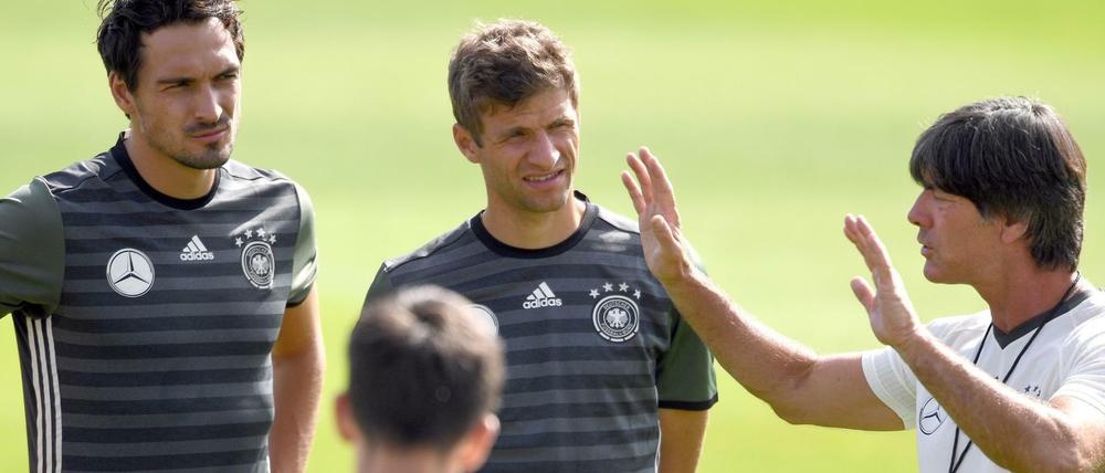 Vergangene Zeiten. Mats Hummels und Thomas Müller spielen unter Joachim Löw keine Rolle mehr.
