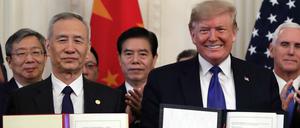 Handelsabkommen besiegelt: US-Präsident Donald Trump und Liu He, Vizepremier von China