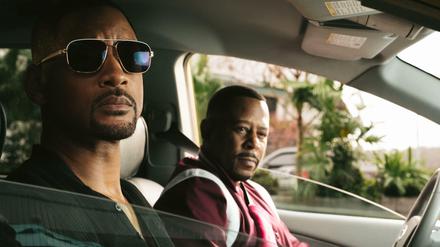 Mike (Will Smith, li.) verlässt nie ohne Sonnenbrille das Haus, sein Partner Marcus (Martin Lawrence) nie ohne Kindersitz.