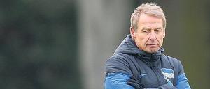 Immer schön locker bleiben. Jürgen Klinsmann gibt bei seiner Lizenz Entwarnung. 
