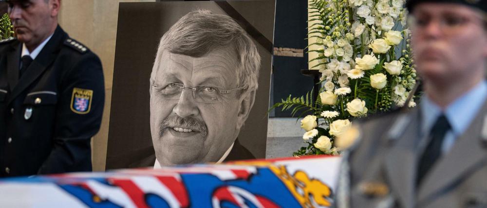 Der Mord an Walter Lübcke ist noch nicht vollständig aufgeklärt.