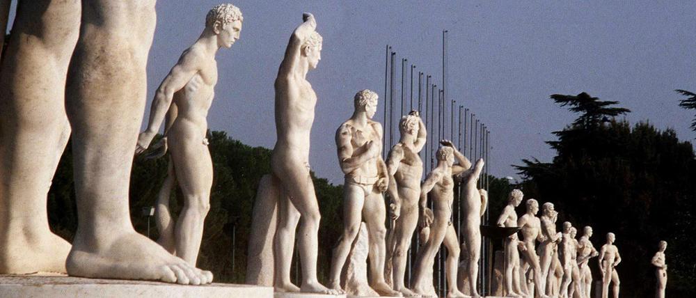 Spuren des Faschismus. Das in der Zeit des Faschismus erbaute Sportareal Forum Italicum in Rom.