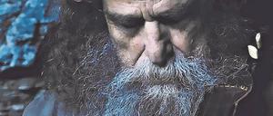 In der Höhle von Gottvater Zeus. Der kretische Lyra-Spieler, Komponist und Sänger Antonis Xylouris, genannt Psarantonis.