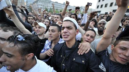 Anhänger des salafistischen Predigers Vogel in Frankfurt am Main (Archivbild von 2014)