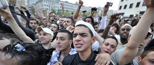 Anhänger des salafistischen Predigers Vogel in Frankfurt am Main (Archivbild von 2014)