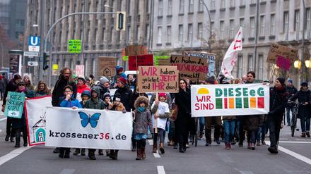 Im November protestierten 100 Menschen für die Ausübung des Vorkaufsrechts durch „Diese eG“.