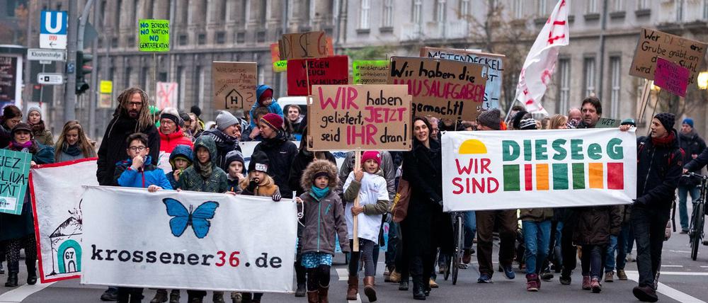 Im November protestierten 100 Menschen für die Ausübung des Vorkaufsrechts durch „Diese eG“.