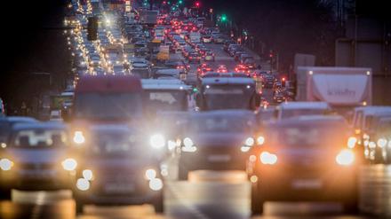 Autofahrer sollen am Wochenende die Innenstadt meiden, warnt die Polizei. (Symbolbild)