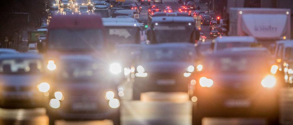 Autofahrer sollen am Wochenende die Innenstadt meiden, warnt die Polizei. (Symbolbild)