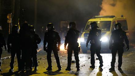 Immer wieder werden Einsatzkräfte in Berlin attackiert.