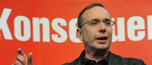 Der Ex-Senator Harald Wolf beim Landesparteitag der Linken.