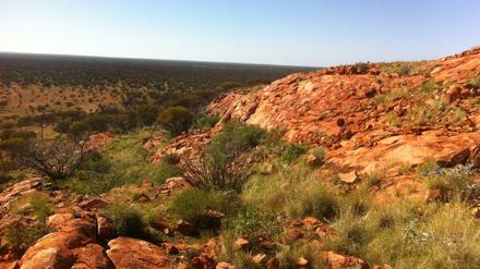 Der Yarrabubba-Einschlagskrater ist zwar fast vollständig verwittert, aber vom Barlangi Rock im zentralen Westen Australiens lässt sich die Region des Aufpralls überblicken. 