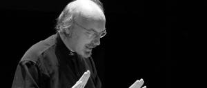 Dirigent Johannes Kalitzke.