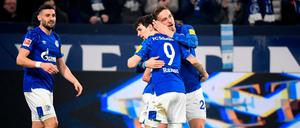 Groß war die Freude bei den Schalker Spielern nach dem 2:0 gegen Mönchengladbach.