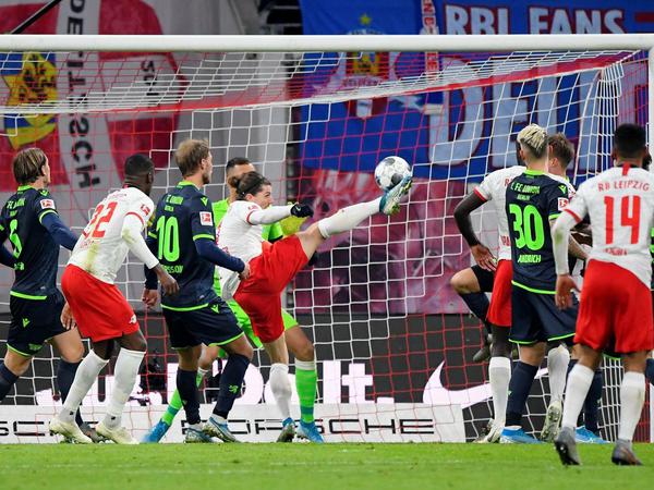 Rein damit: Marcel Sabitzer erzielt den Leipziger Führungstreffer zum 2:1.