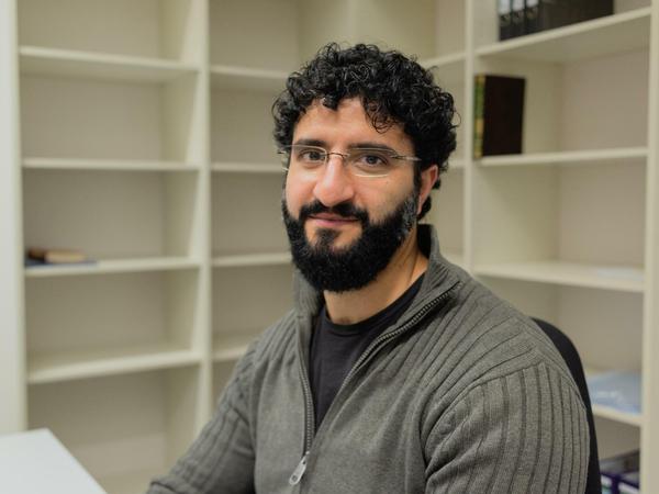 Mohammad Gharaibeh in seinem neuen Büro an der HU-Berlin.