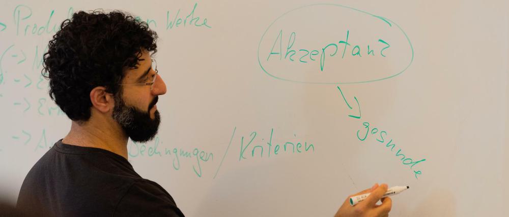Mohammad Gharaibeh, Professor für Islamische Ideengeschichte, in seinem Seminar zur prophetischen Tradition.