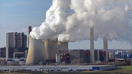 Das von RWE betriebene Braunkohle-Kraftwerk Weisweiler im Januar 2019.