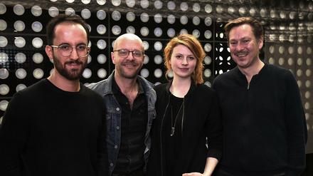 Infotainment auf der Bühne. Igor Levit und das Team von "Vollehalle" (von links): Igor Levit, Kai Schächtele, Maren Jule Kling, Michael Bukowski.