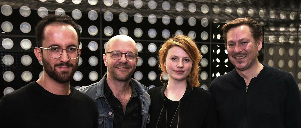 Infotainment auf der Bühne. Igor Levit und das Team von "Vollehalle" (von links): Igor Levit, Kai Schächtele, Maren Jule Kling, Michael Bukowski.