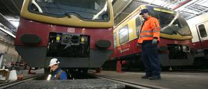 Damit die S-Bahn pünktlich ist, muss sie regelmäßig überprüft und saniert werden. 