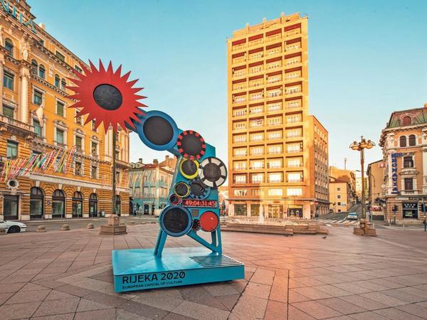 Diese Uhr zählt den Countdown, bis es am 1. Februar endlich losgeht mit der Europäischen Kulturhauptstadt.