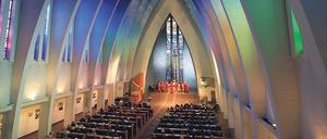 Bereits seit dem 3. Jahrhundert gibt es in christlichen Kirchen die Form des Gesangs, die auch Grundlage des NoonSongs ist. 