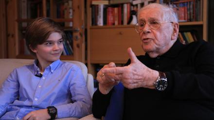 Gespräch der Generationen: Ben Polon (links) besucht Peter Gardosch.
