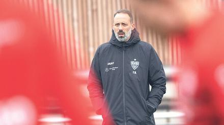 Willkommen in Stuttgart. Pellegrino Matarazzo soll die Schwaben aus der Zweiten Liga wieder nach oben führen. Am Mittwoch starten sein Team und er gegen Heidenheim in die Rückrunde. 