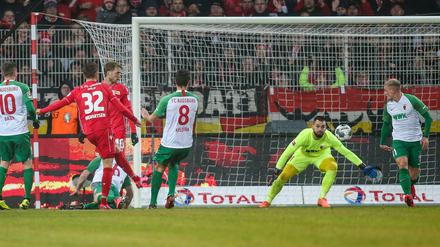 Rein damit. Marcus Ingvartsen (Nummer 32) schoss das 2:0 für Union. 