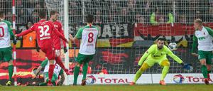 Rein damit. Marcus Ingvartsen (Nummer 32) schoss das 2:0 für Union. 