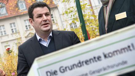 Hubertus Heil (SPD), Bundesarbeitsminister, besucht ein Mehrgenerationenhaus. Wann seine Grundrente kommt, ist immer noch ungewiss.