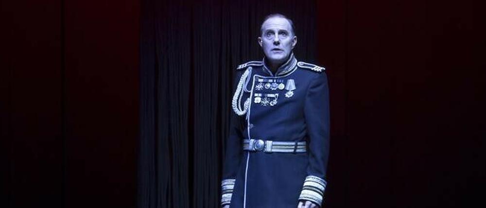 Szene aus Barrie Koskys Inszenierung der "Frühlingsstürme" an der Komischen Oper
