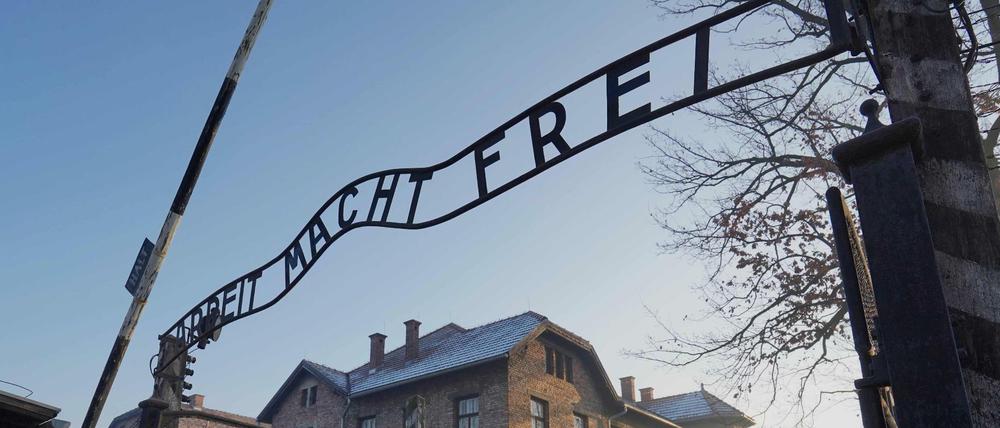 Das Lagertor von Auschwitz, aufgenommen 2019.