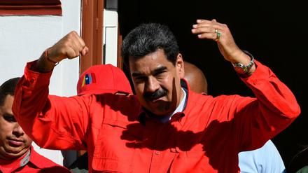 Welche Pläne verfolgt Venezuelas sozialistischer Staatschef Nicolás Maduro mit der neuen Flugverbindung nach Syrien? 