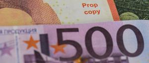 Auf einen Bundesbürger entfallen etwa sieben gefälschte Banknoten. Die Zahl der "Blüten" ist 2019 weiter zurückgegangen. 