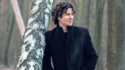 Robin Ticciati , 1983 in London geboren, ist seit Herbst 2017 Chefdirigent und künstlerischer Leiter des Deutschen Symphonie-Orchesters Berlin.