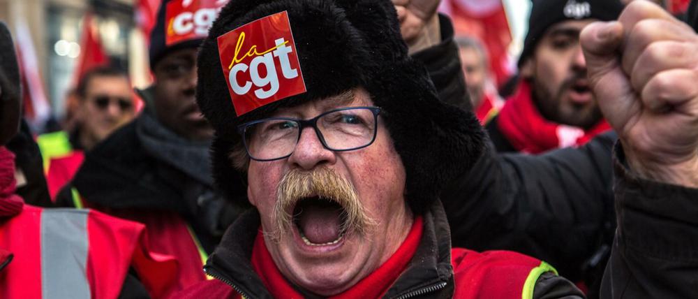 Demonstranten der CGT-Gewerkschaft nehmen an einer Protestaktion gegen die Rentenreform teil.