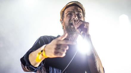 Die Unendlichkeit, Digga! Käptn Peng macht aus hirnverbiegendsten Grübeleien Hip-Hop-Spaß.