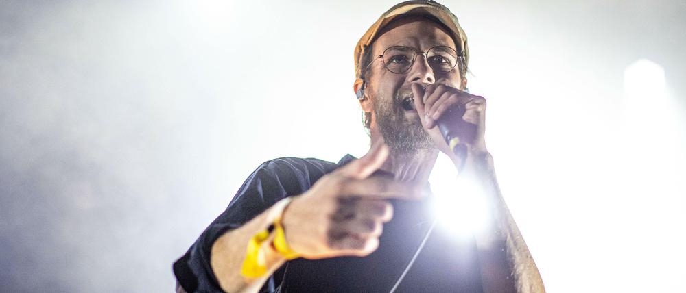 Die Unendlichkeit, Digga! Käptn Peng macht aus hirnverbiegendsten Grübeleien Hip-Hop-Spaß.