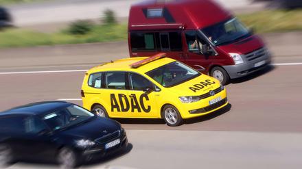 Hilfe naht - und zwar möglichst blitzschnell! Der ADAC sah sich lange als Anwalt der Schnellfahrer.
