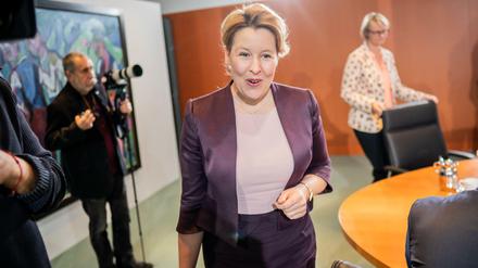 Franziska Giffey (SPD), Bundesministerin für Familie, Senioren, Frauen und Jugend, kommt zur Sitzung des Bundeskabinetts im Kanzleramt.