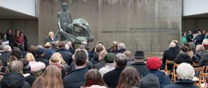 Ulrike Liedtke, Präsidentin des Brandenburger Landtages, spricht während einer Veranstaltung in der Gedenkstätte Sachsenhausen.