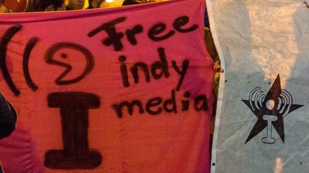 Anhänger der linken Szene protestieren gegen das Verbot von „linksunten.indymedia.org“ (Archivbild) 