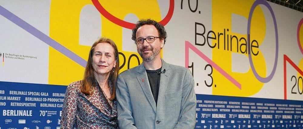 Mariette Rissenbeek und Carlo Chatrian zeigen bei der Programm-Pressekonferenz der Berlinale 2020 Teamgeist.