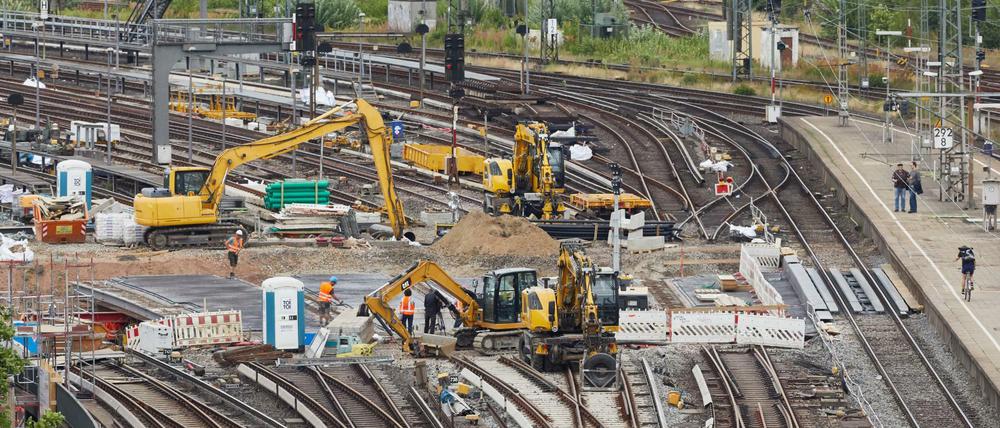 Kein Durchkommen: Die Bahn modernisiert zahlreiche Abschnitte ihres Streckennetzes.